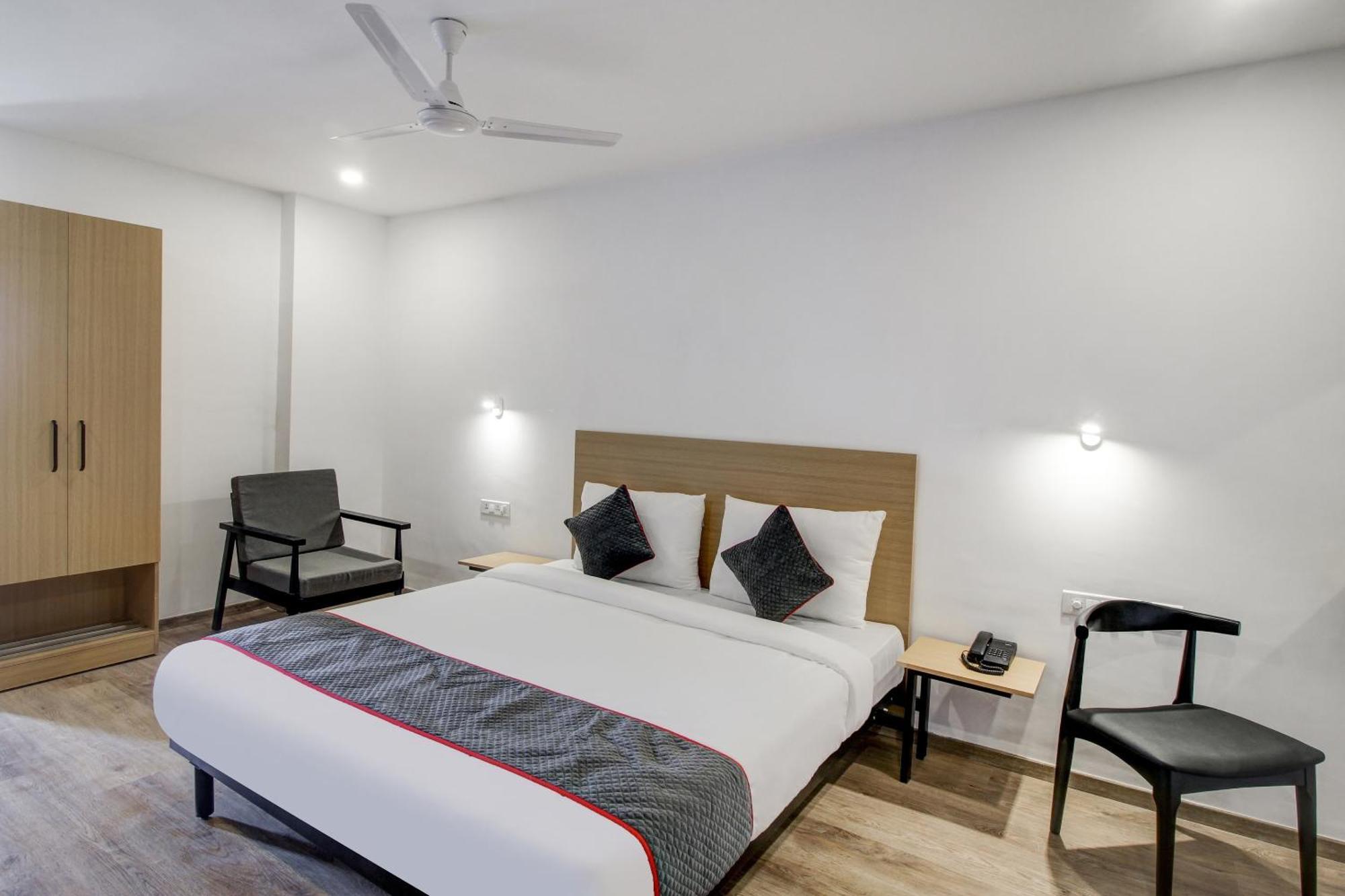 Super Townhouse Rcc Majestic 397 Lb Nagar Hotel Hyderabad Bagian luar foto
