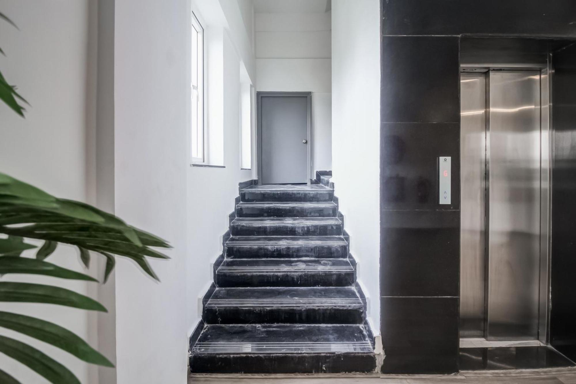 Super Townhouse Rcc Majestic 397 Lb Nagar Hotel Hyderabad Bagian luar foto